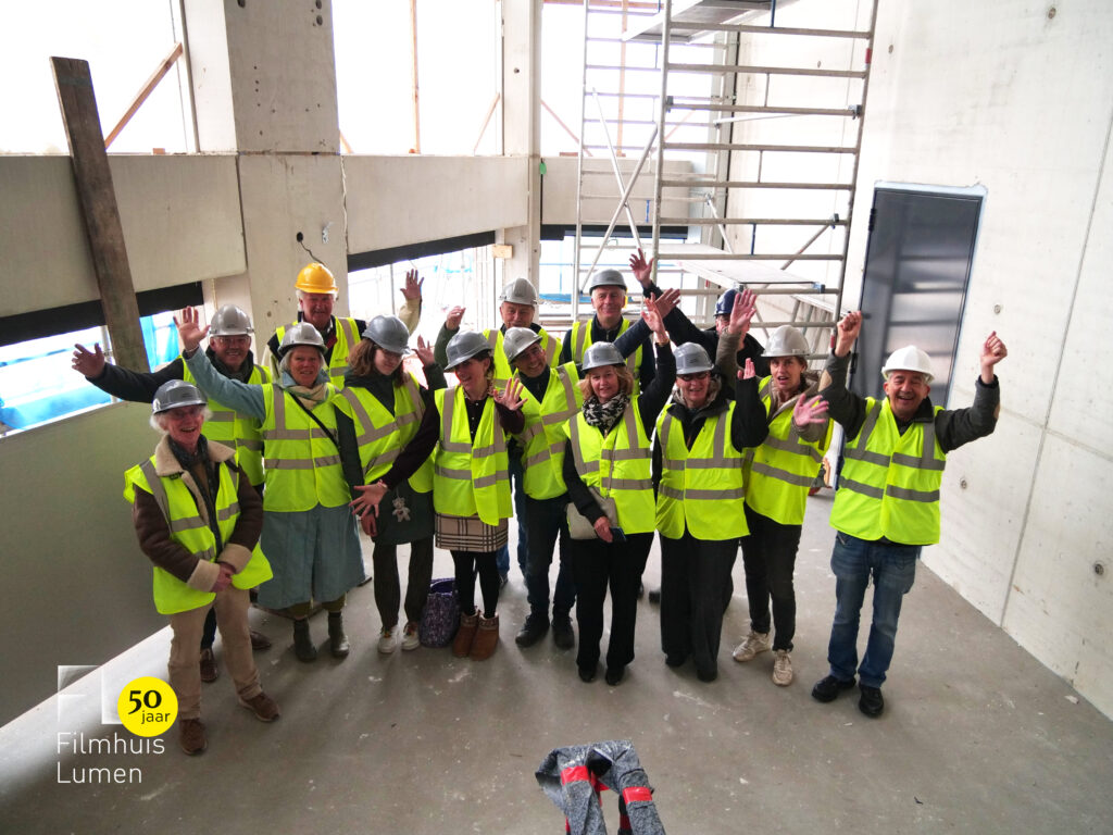 Geluksvogels bezoeken bouwplaats